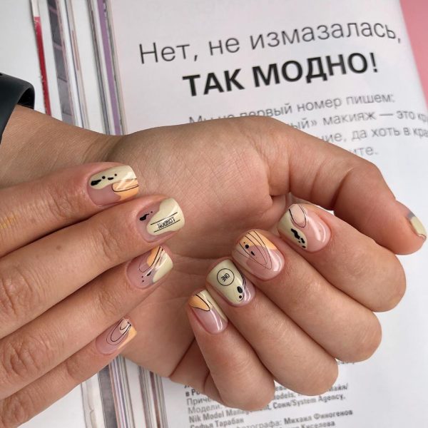 Черная абстракция на ярких ногтях 2024 Modnail.ru - Красивый маникюр